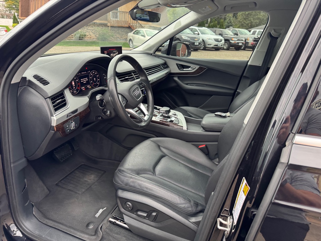 Photo 14 of this AUDI Q7