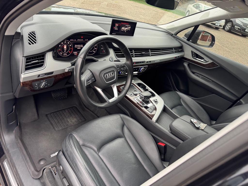 Photo 15 of this AUDI Q7