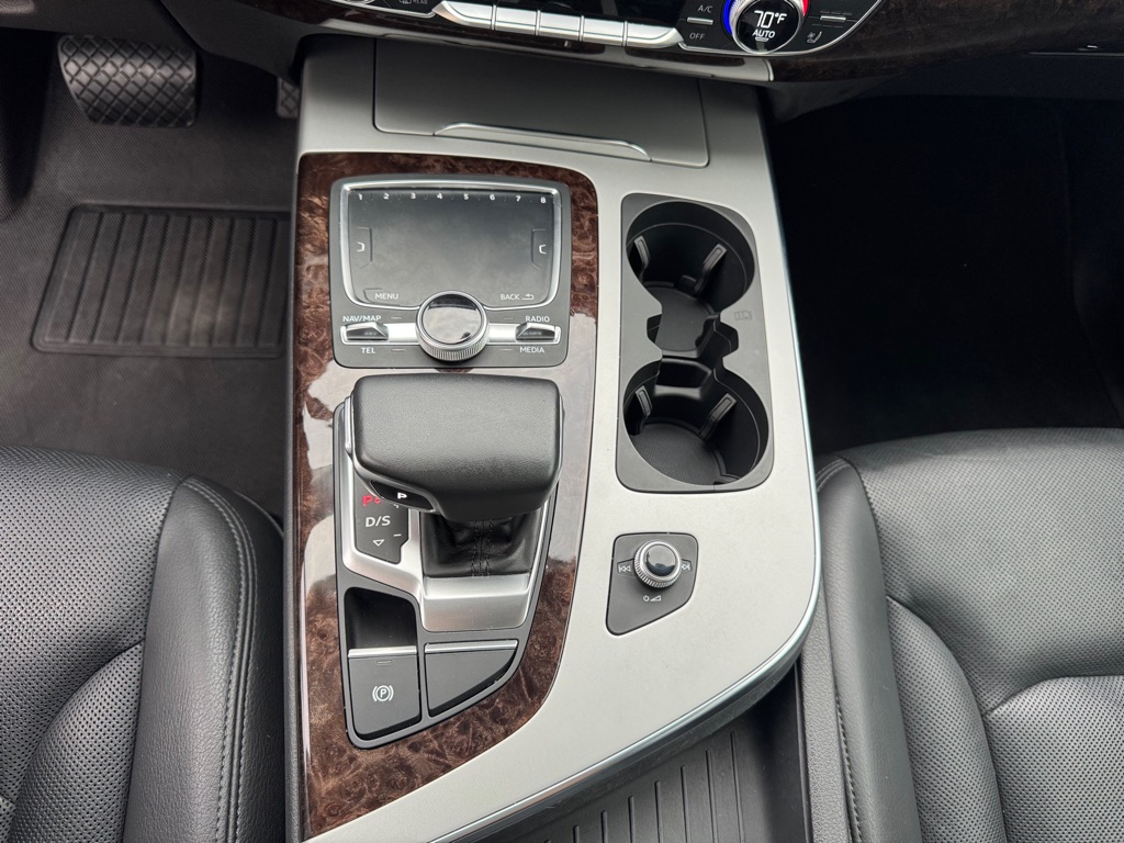 Photo 40 of this AUDI Q7