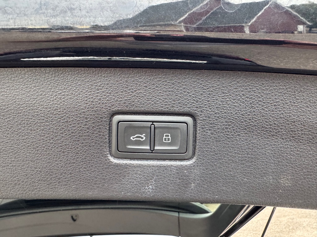 Photo 27 of this AUDI Q7