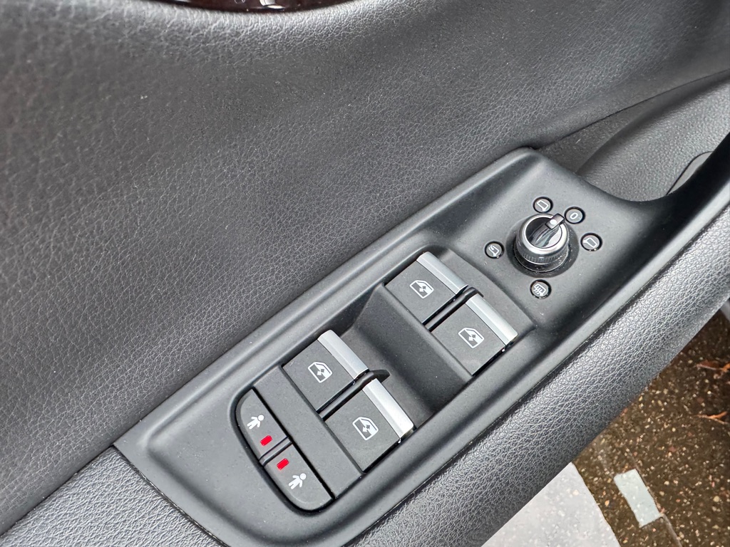 Photo 17 of this AUDI Q7