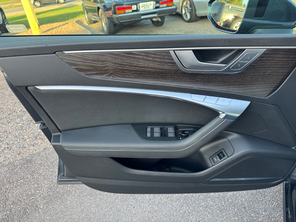 Photo 19 of this AUDI A7