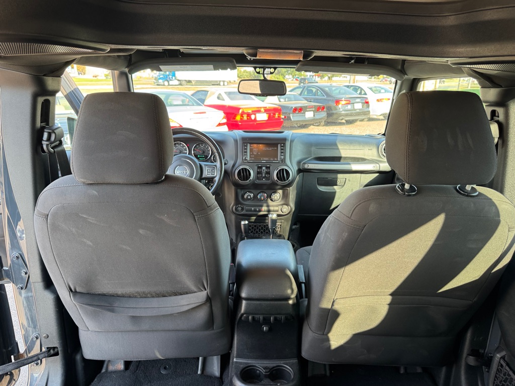 Photo 22 of this JEEP WRANGLER UNLIMI