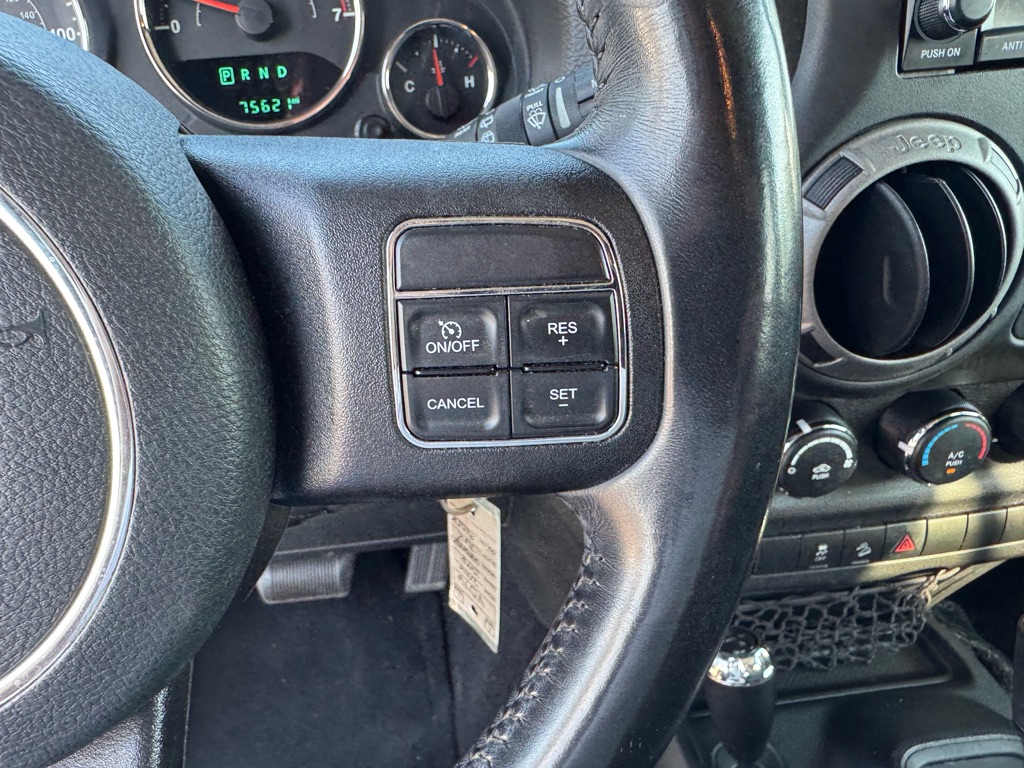 Photo 40 of this JEEP WRANGLER UNLIMI