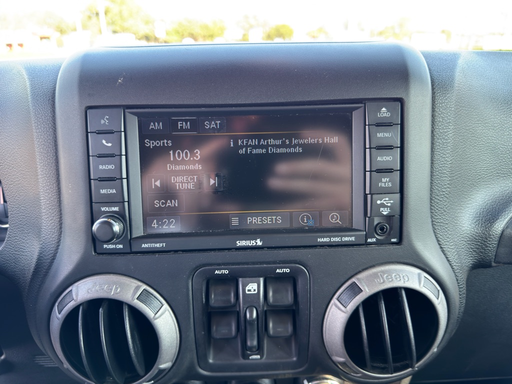 Photo 35 of this JEEP WRANGLER UNLIMI
