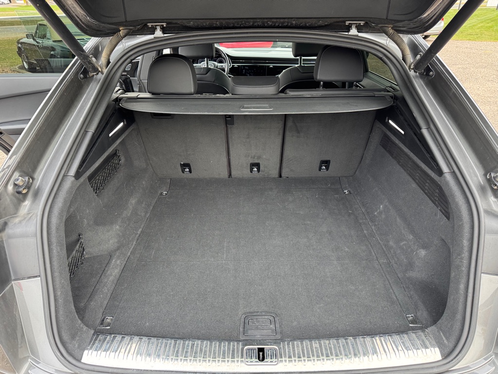 Photo 25 of this AUDI Q8