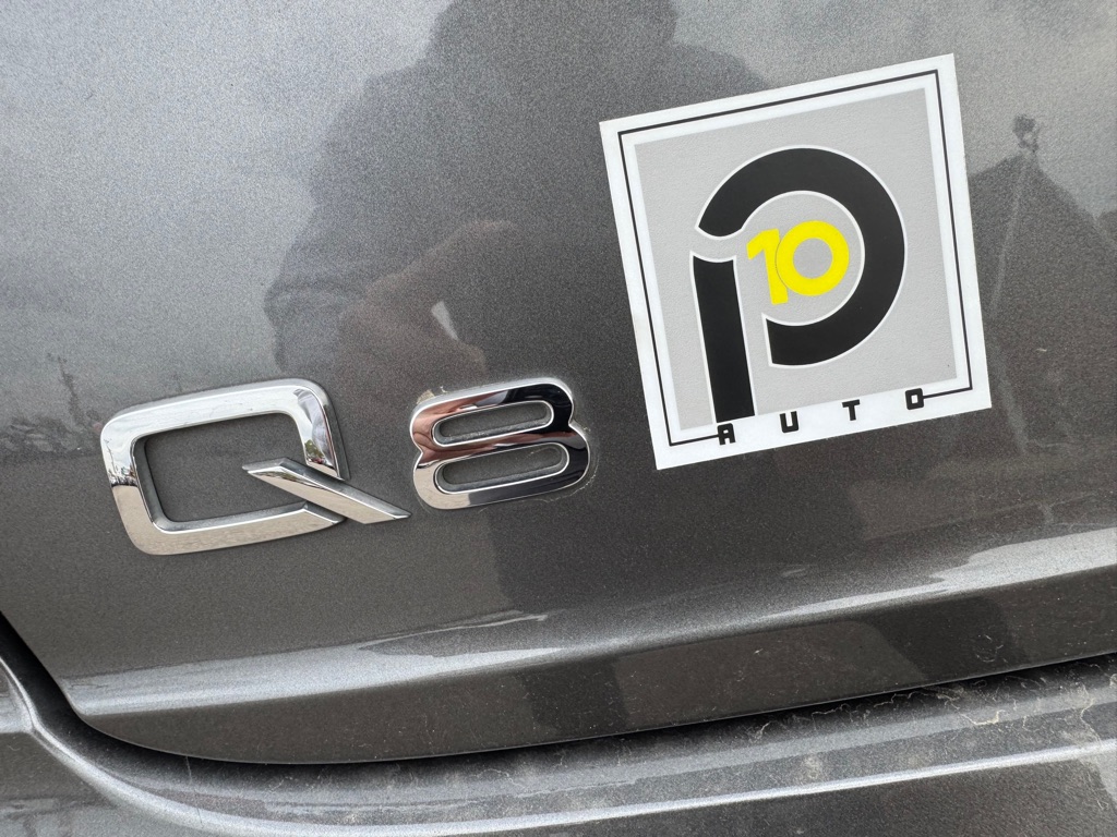 Photo 14 of this AUDI Q8