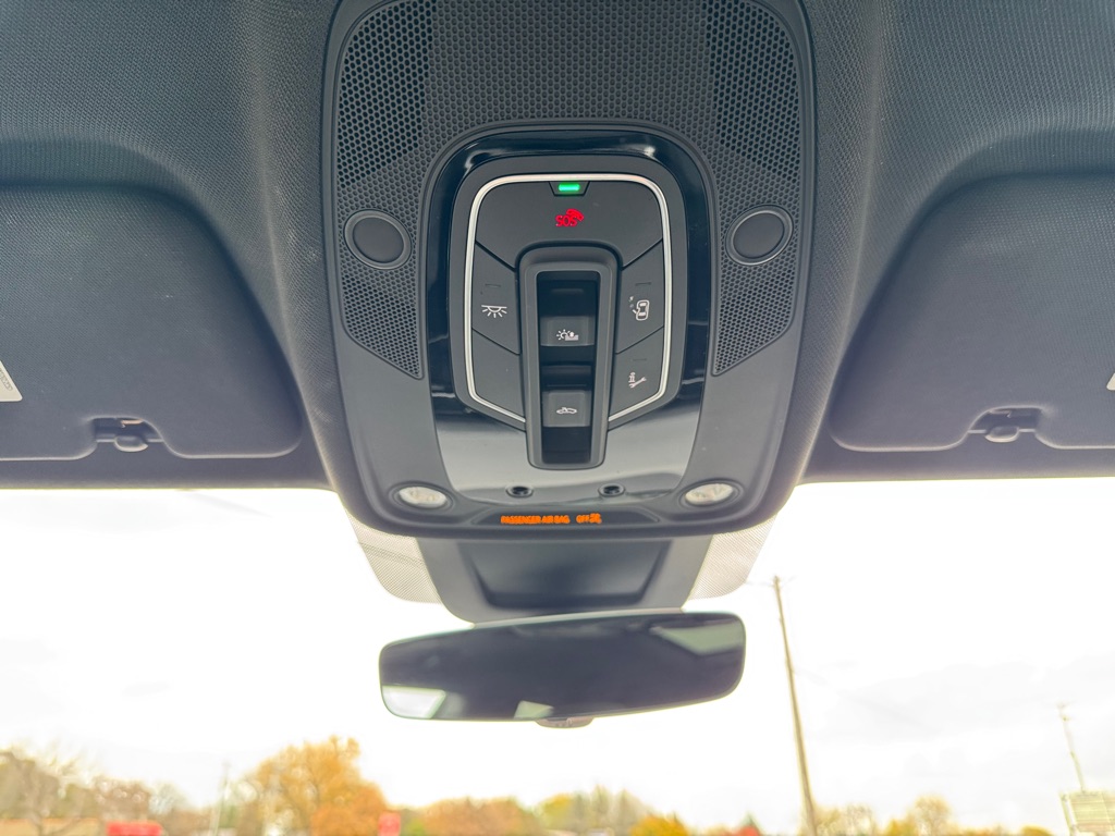 Photo 60 of this AUDI Q8