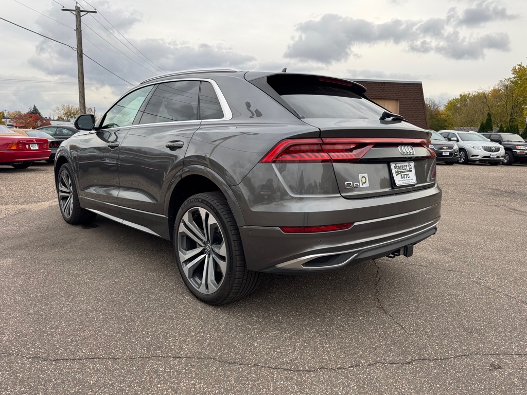 Photo 7 of this AUDI Q8