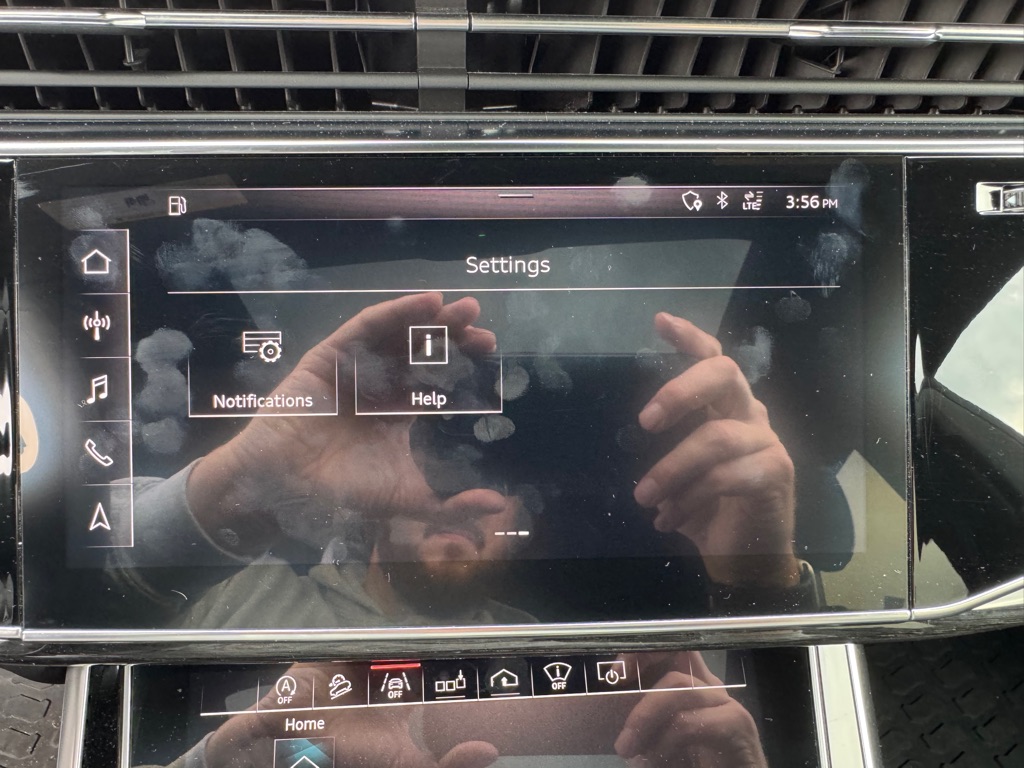 Photo 52 of this AUDI Q8