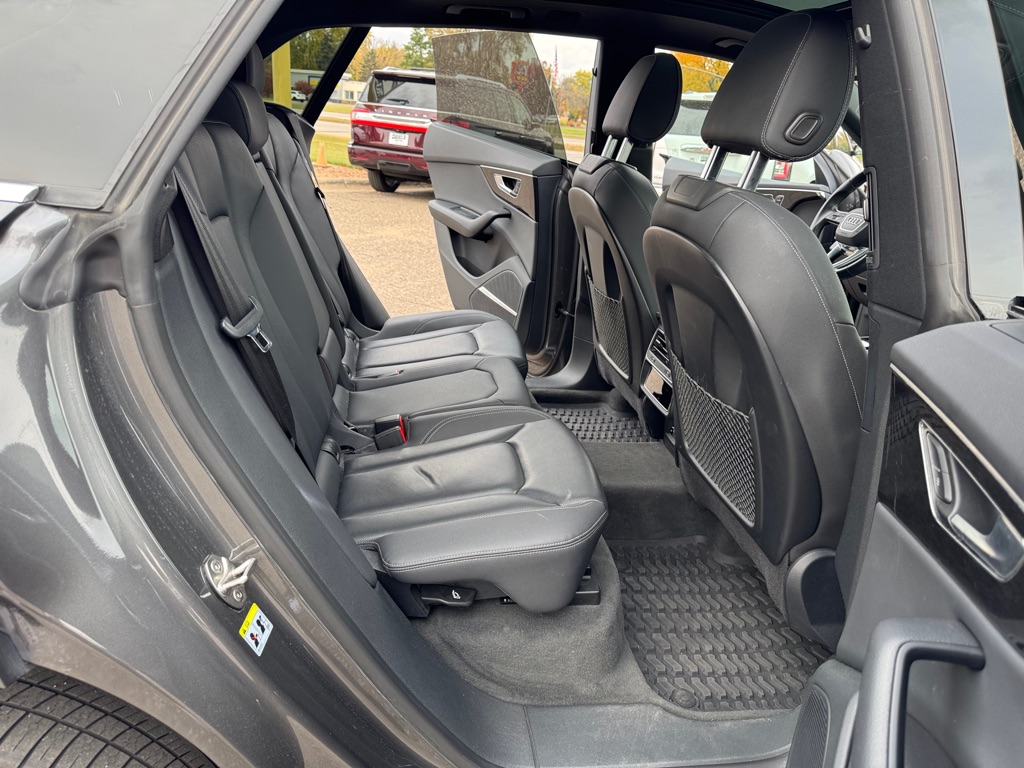 Photo 28 of this AUDI Q8