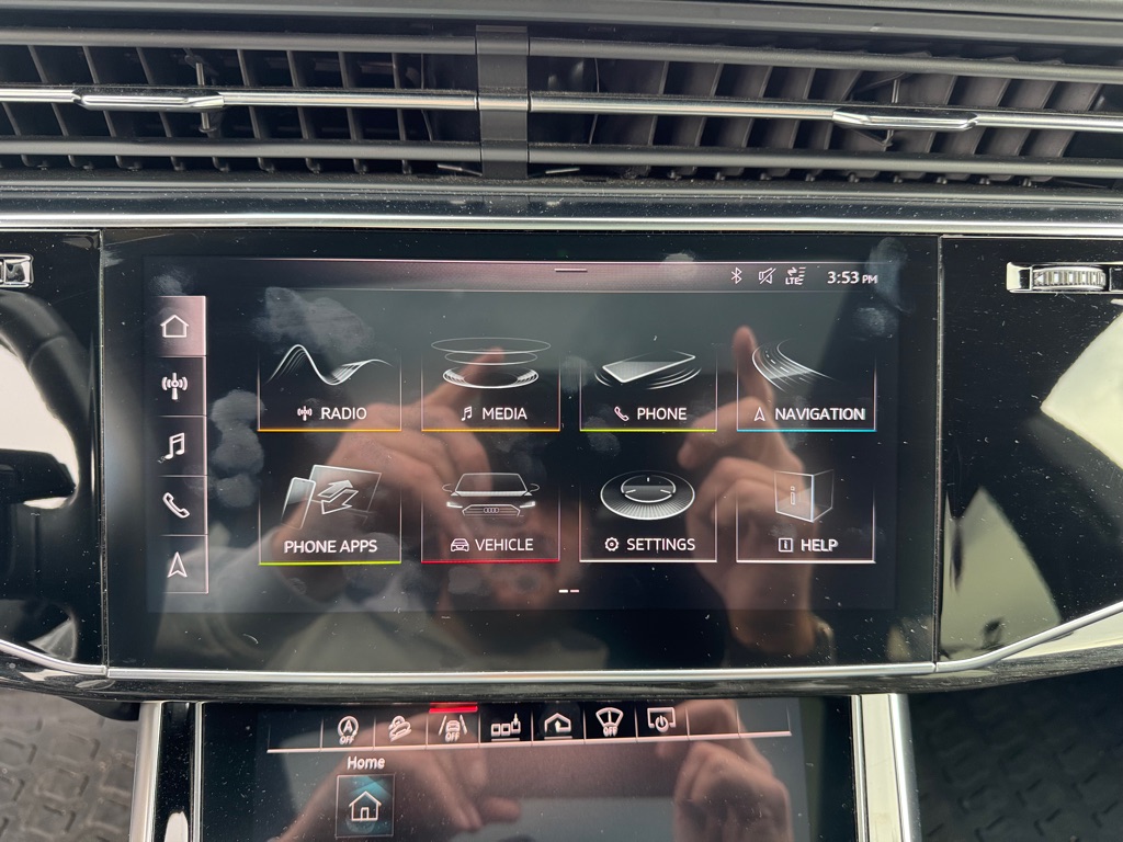 Photo 42 of this AUDI Q8