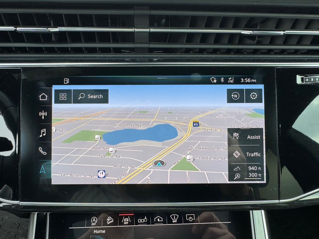 Photo 47 of this AUDI Q8