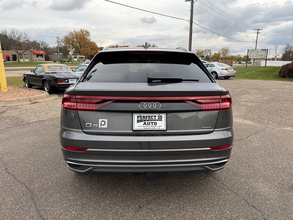 Photo 6 of this AUDI Q8