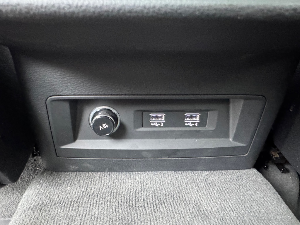 Photo 35 of this AUDI Q8