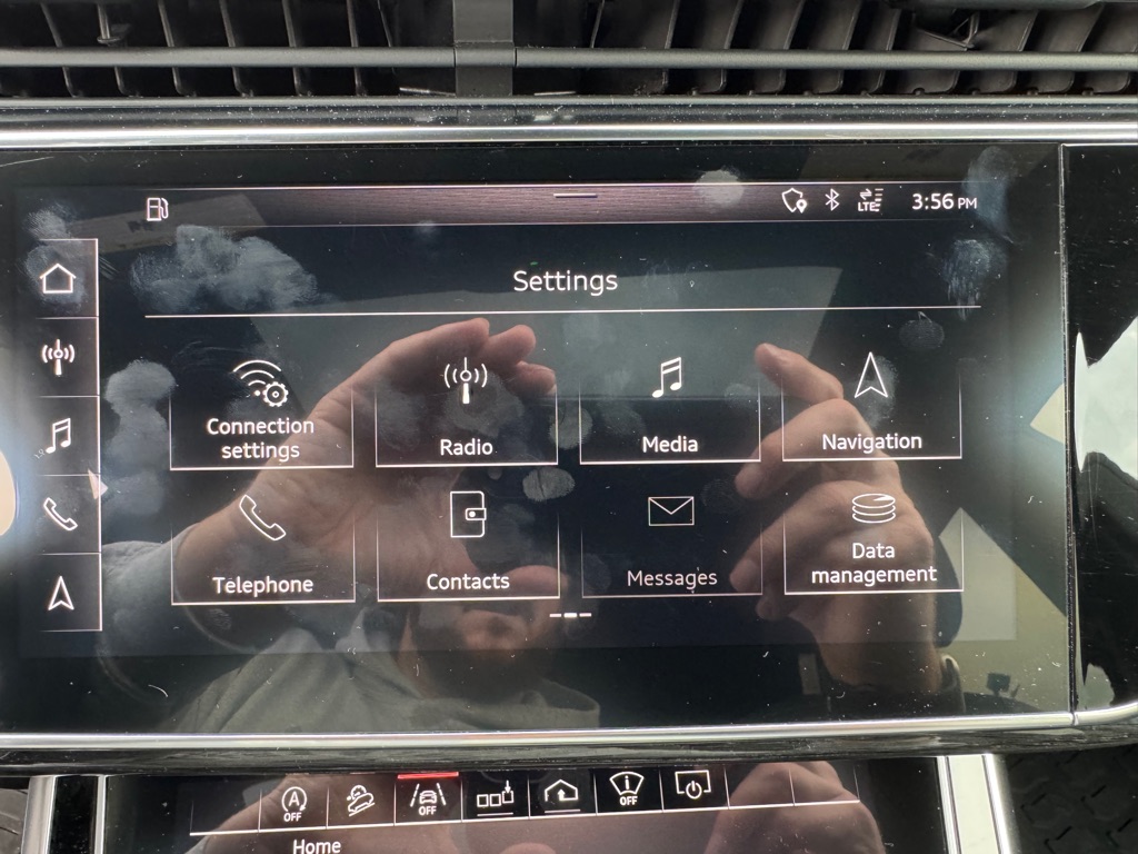 Photo 51 of this AUDI Q8