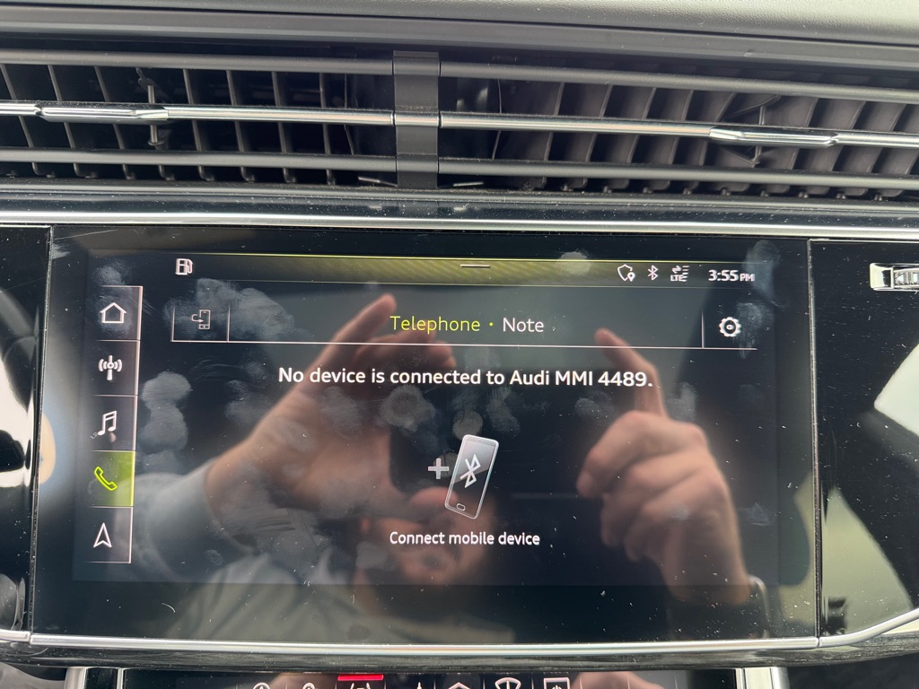 Photo 46 of this AUDI Q8