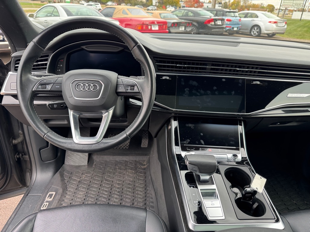 Photo 37 of this AUDI Q8