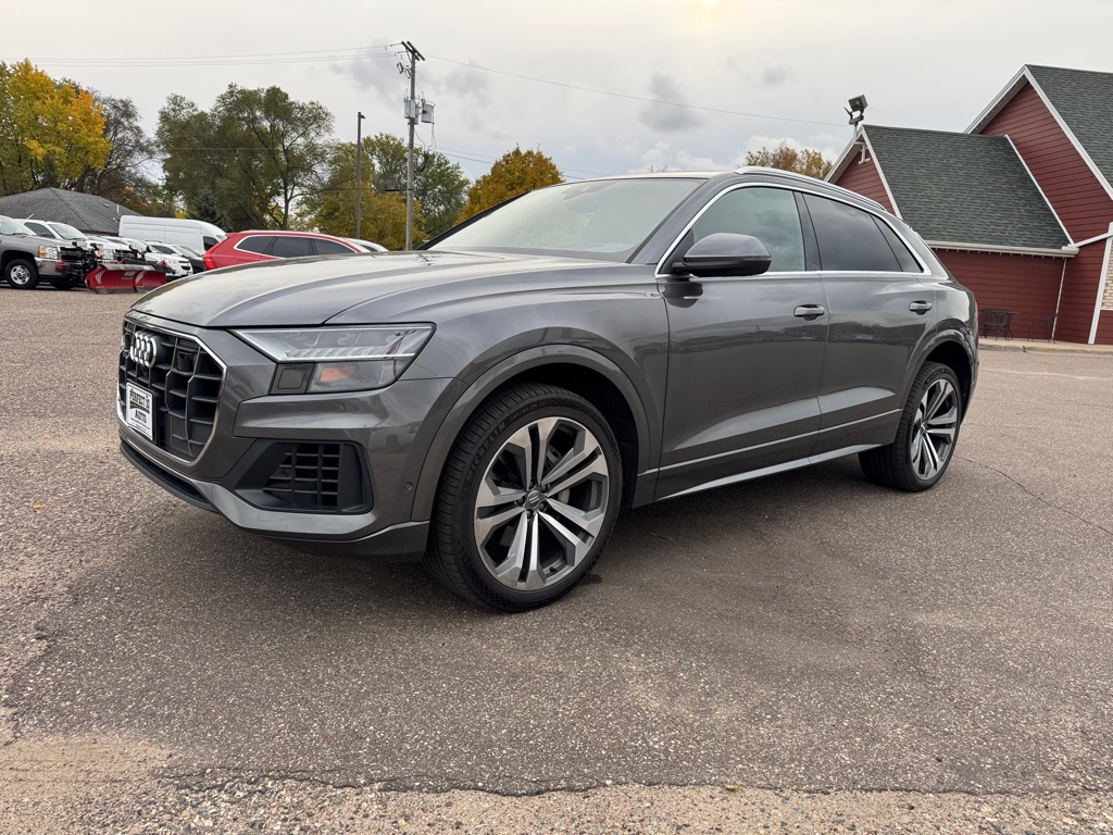 Photo 10 of this AUDI Q8