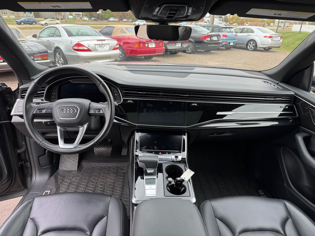 Photo 36 of this AUDI Q8