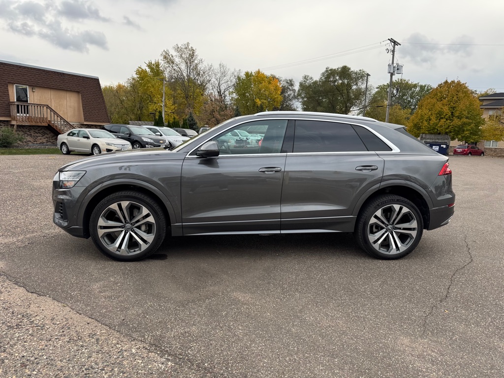 Photo 9 of this AUDI Q8