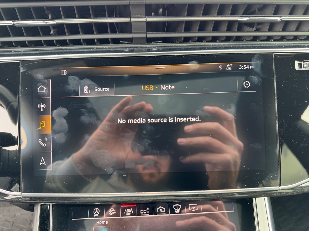 Photo 45 of this AUDI Q8