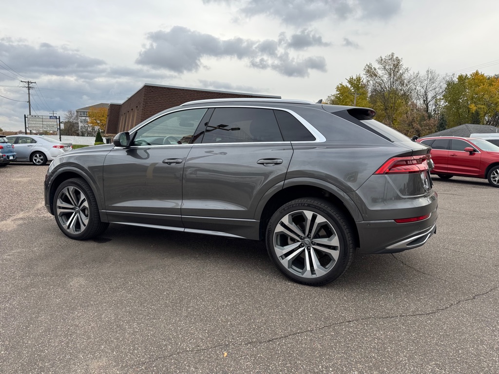 Photo 8 of this AUDI Q8