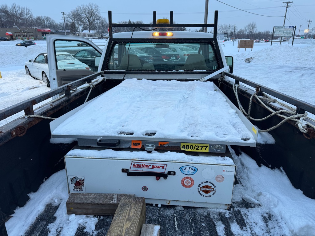 Photo 25 of this FORD F-350 SUPER DUT