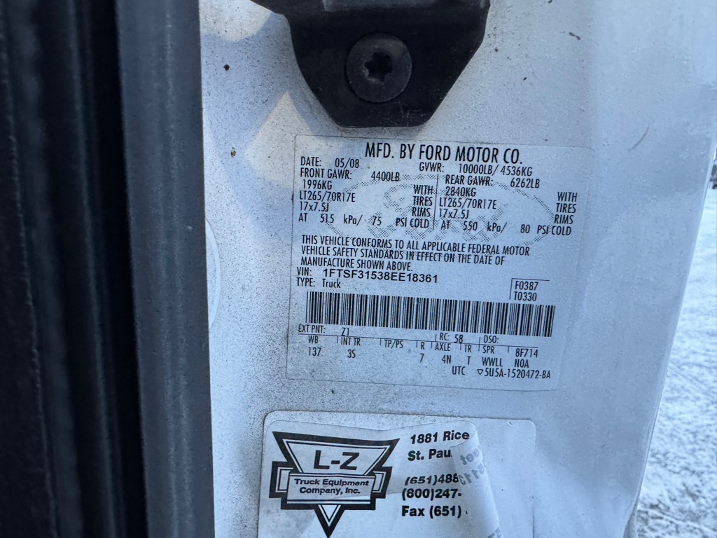 Photo 34 of this FORD F-350 SUPER DUT