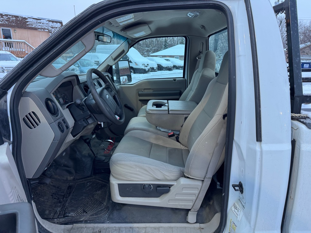 Photo 20 of this FORD F-350 SUPER DUT