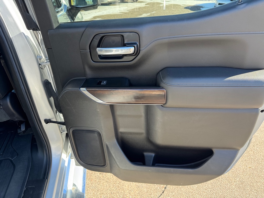 Photo 31 of this GMC SIERRA 1500