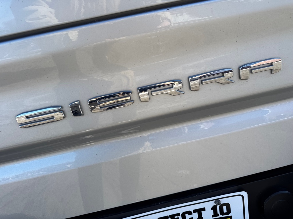 Photo 14 of this GMC SIERRA 1500
