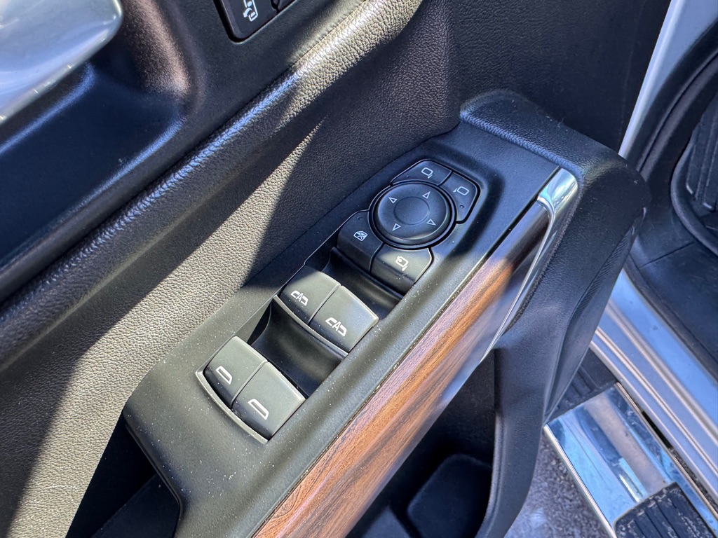 Photo 23 of this GMC SIERRA 1500