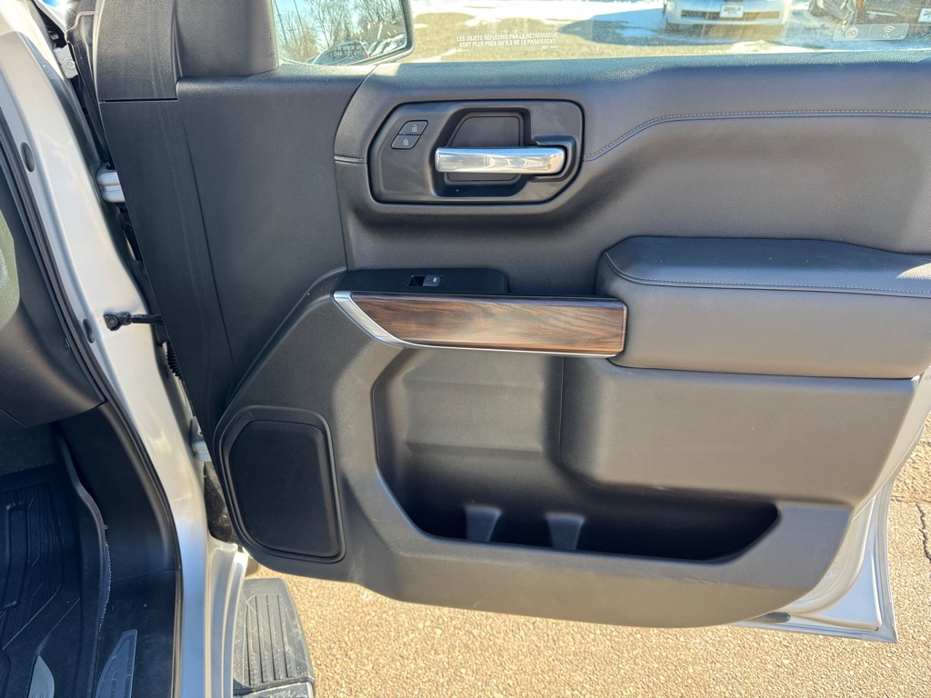 Photo 35 of this GMC SIERRA 1500