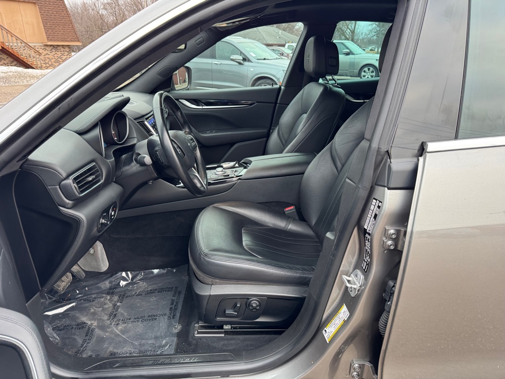 Photo 17 of this MASERATI LEVANTE