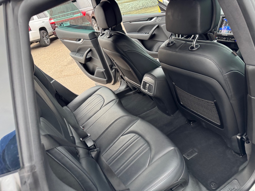 Photo 29 of this MASERATI LEVANTE