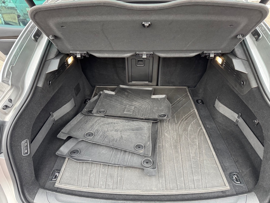 Photo 25 of this MASERATI LEVANTE