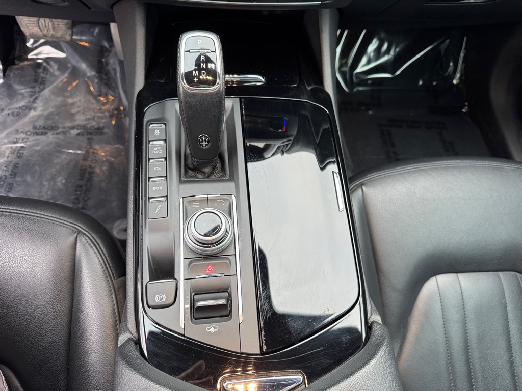 Photo 40 of this MASERATI LEVANTE