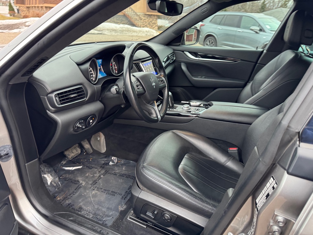 Photo 18 of this MASERATI LEVANTE