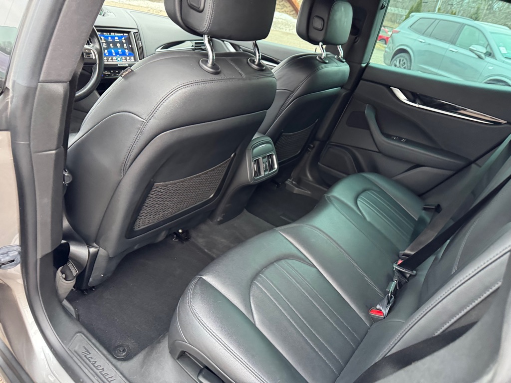 Photo 23 of this MASERATI LEVANTE