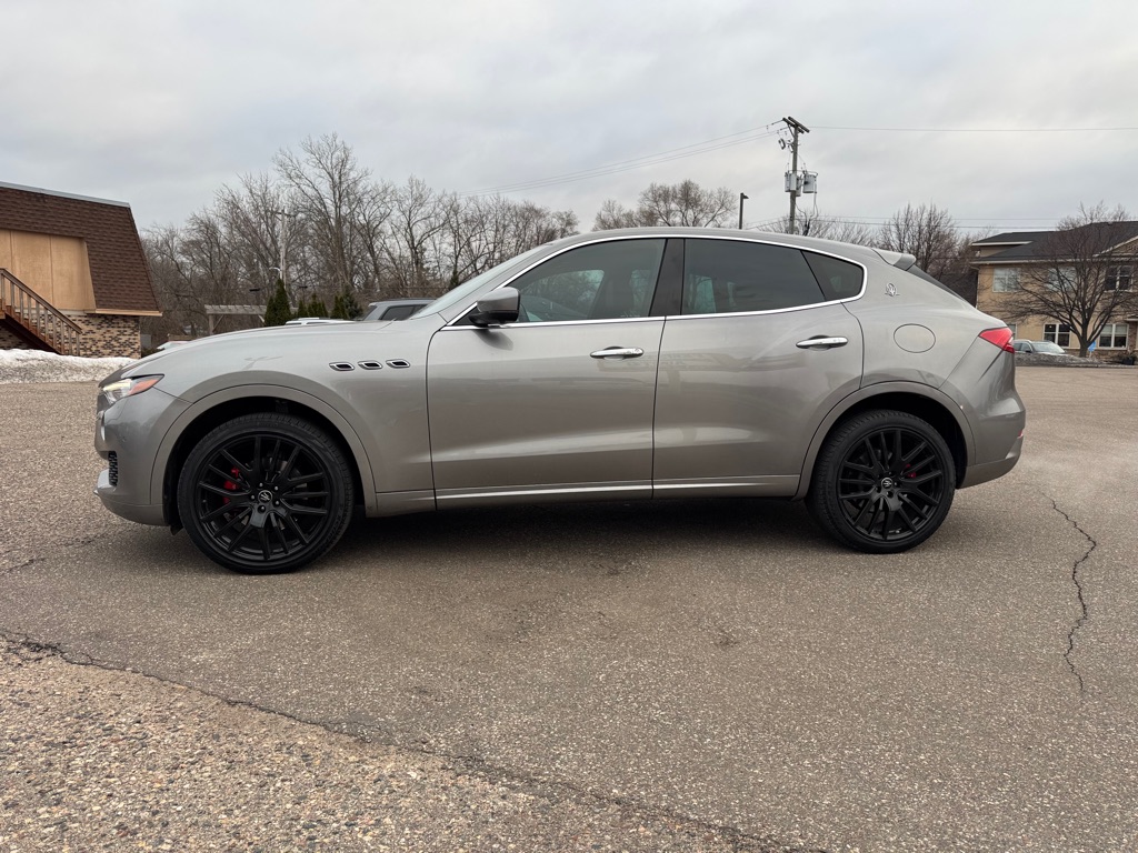 Photo 9 of this MASERATI LEVANTE