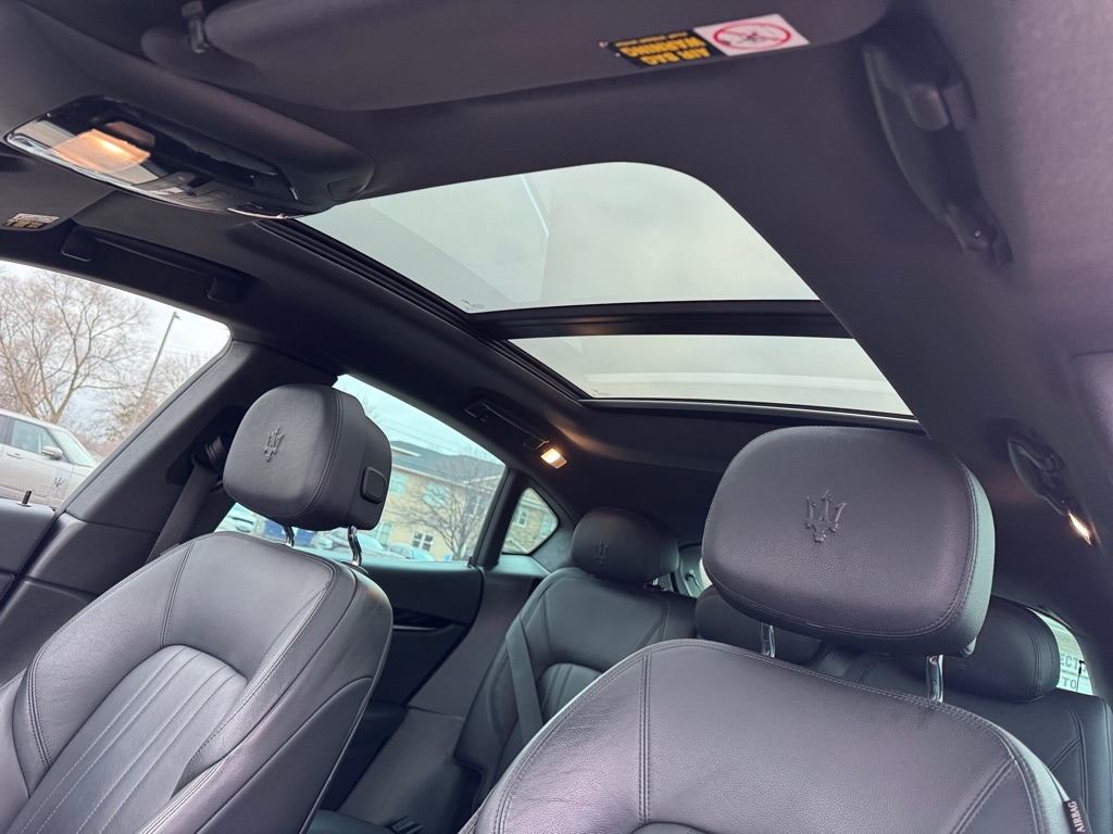 Photo 38 of this MASERATI LEVANTE