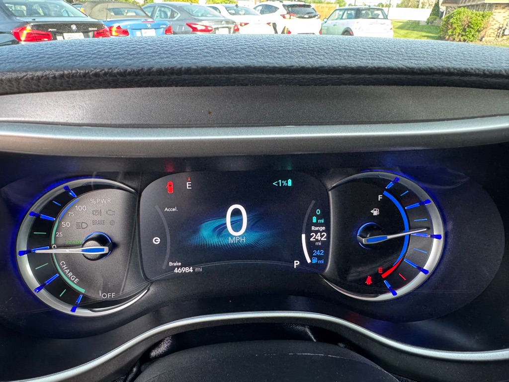 Photo 61 of this CHRYSLER PACIFICA PLUG-I