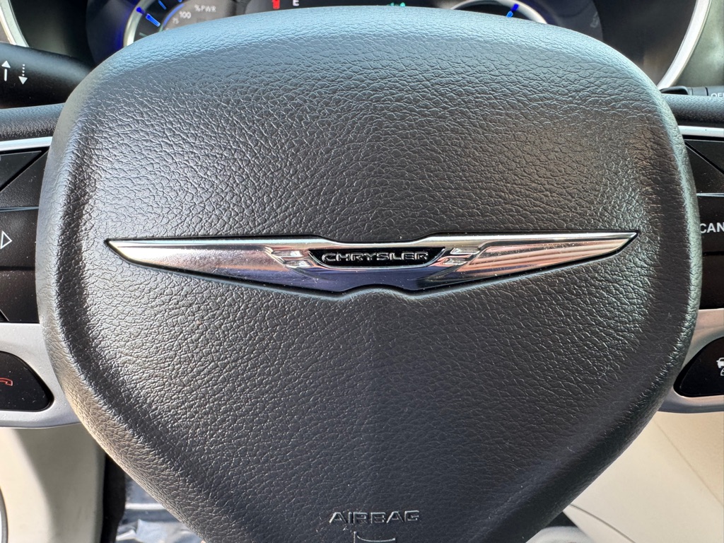 Photo 58 of this CHRYSLER PACIFICA PLUG-I