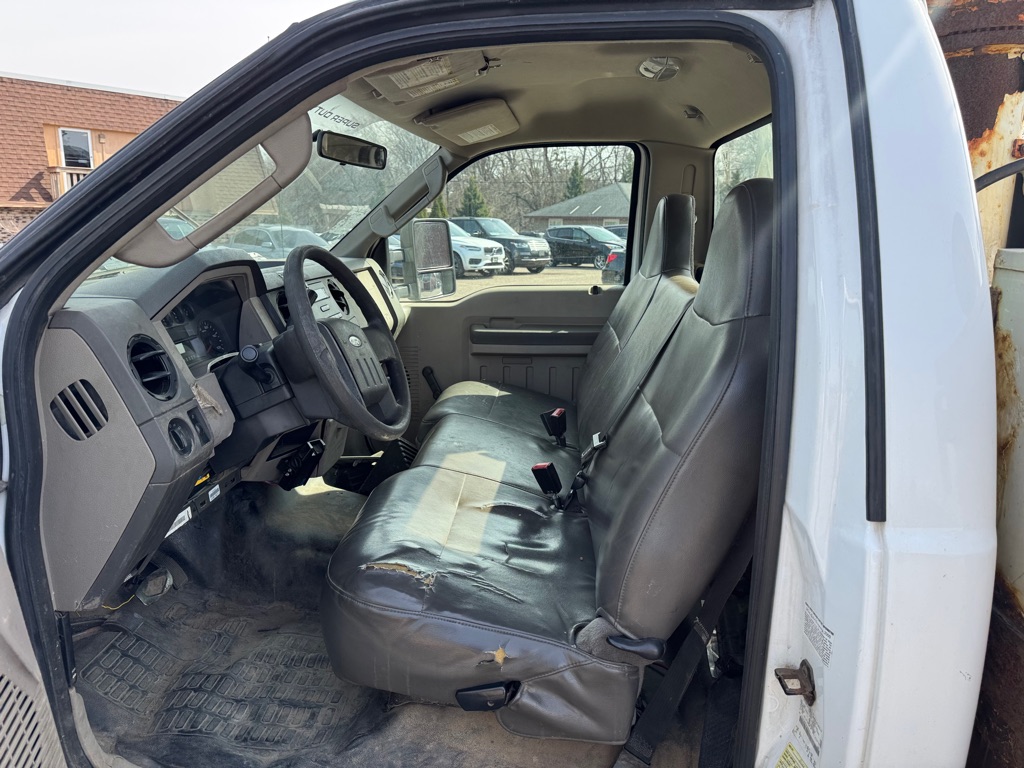 Photo 12 of this FORD F450