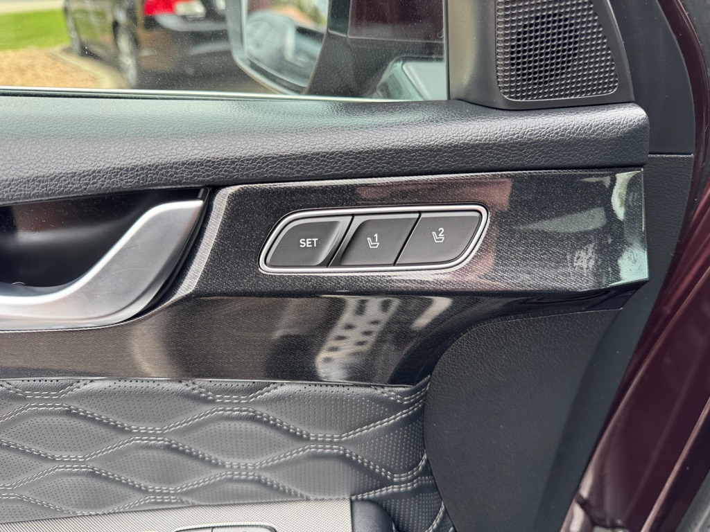 Photo 17 of this HYUNDAI PALISADE