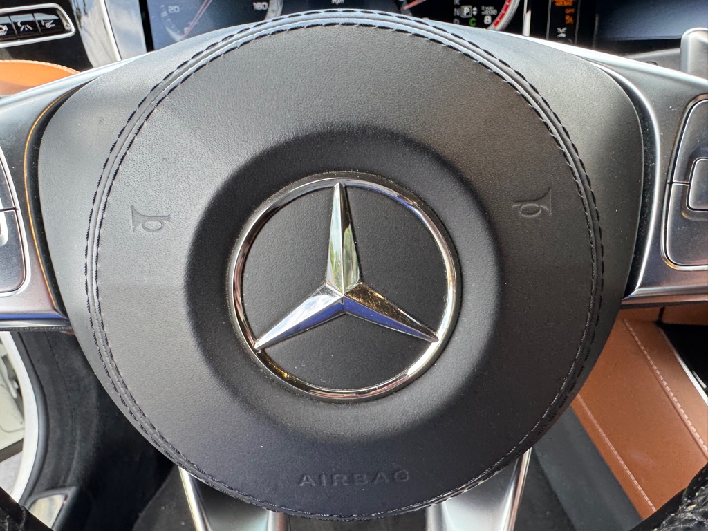 Photo 49 of this MERCEDES-BENZ S-CLASS