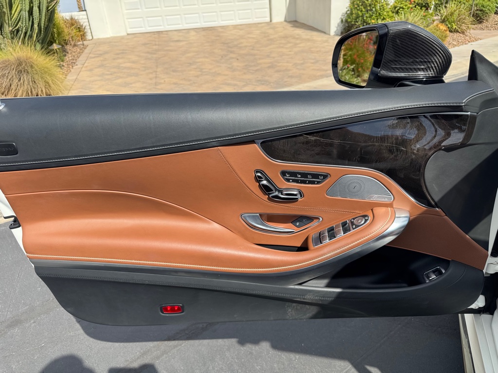 Photo 16 of this MERCEDES-BENZ S-CLASS
