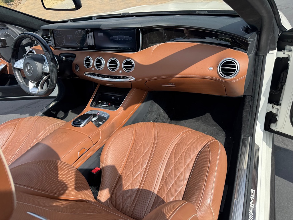Photo 24 of this MERCEDES-BENZ S-CLASS
