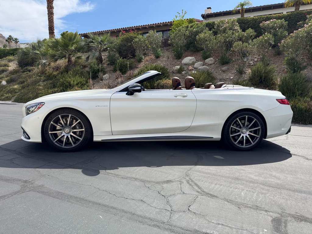 Photo 9 of this MERCEDES-BENZ S-CLASS